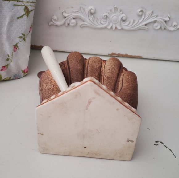 Baseball Glove Planter - Picture 5 of 7